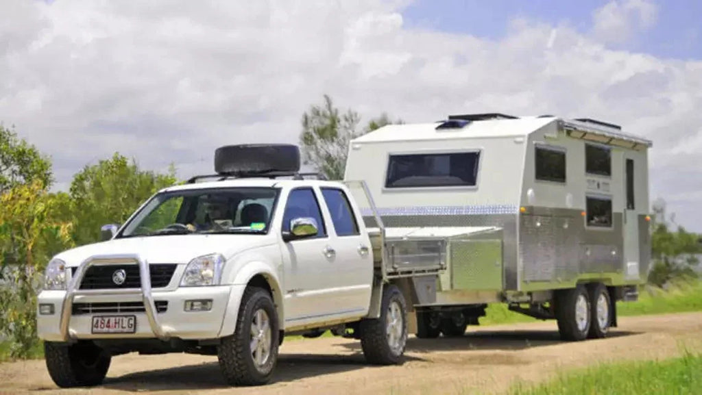 Top 5 Essential Towing Gear Must-Haves