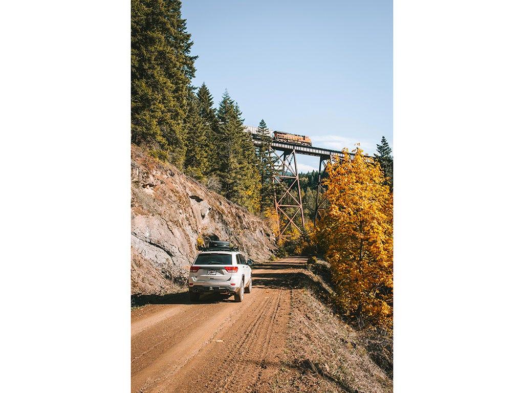 Jeep Grand Cherokee WK2 (2011-2021) Slimline II Roof Rack Kit 1560mm long - Brixton 4x4 - Buy Online Now!