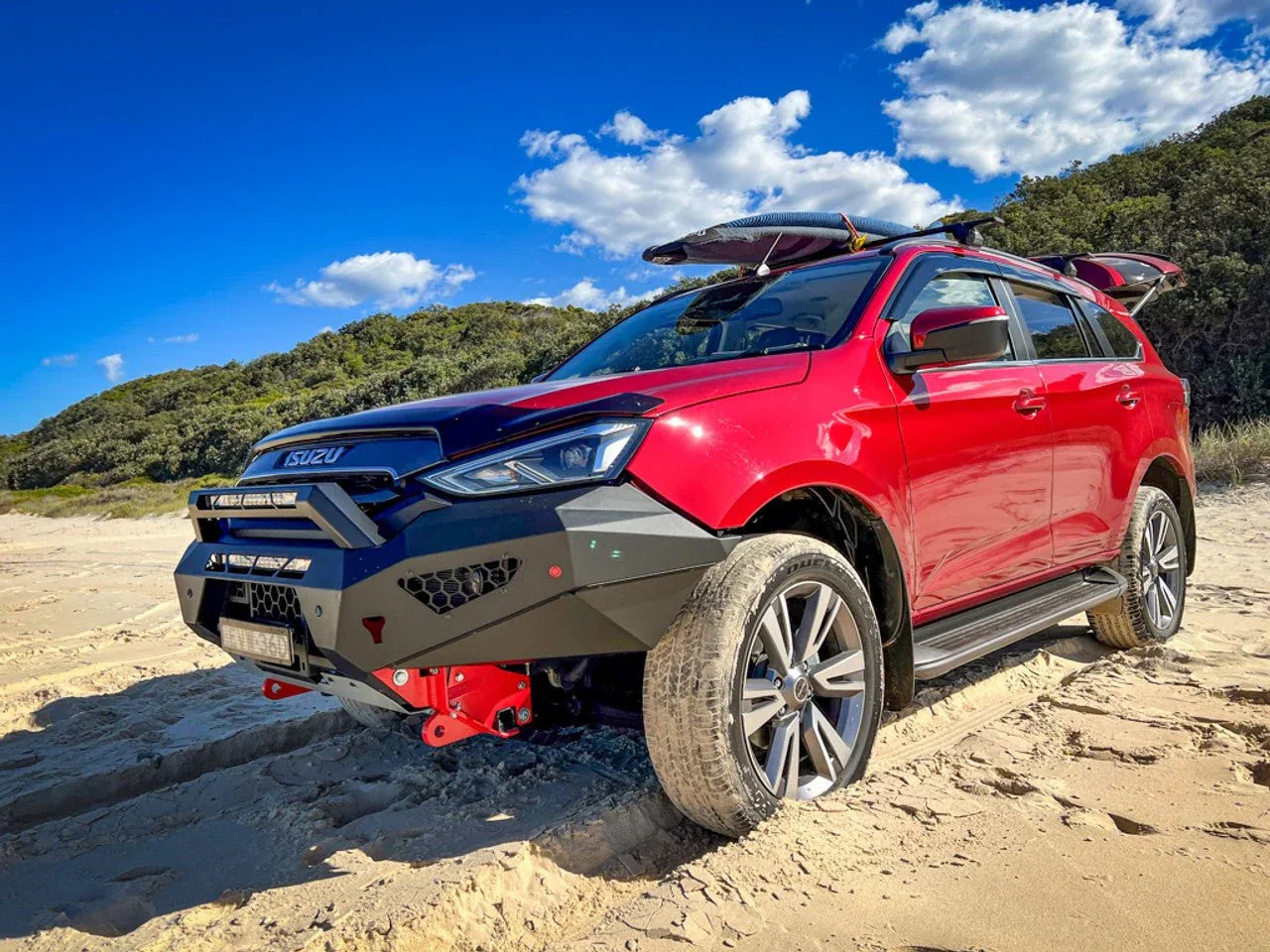 Offroad Animal Predator Bullbar for Isuzu MUX 2021 to 2024 (Pre-facelift) - Brixton 4x4 - Buy Online Now!