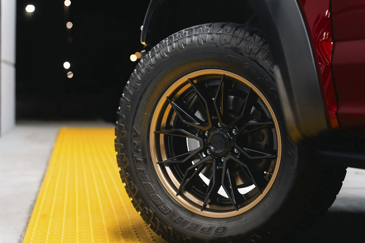 Fuel Off-Road Mutiny 6 FC404 Wheels – Matte Black With Gloss Bronze Lip