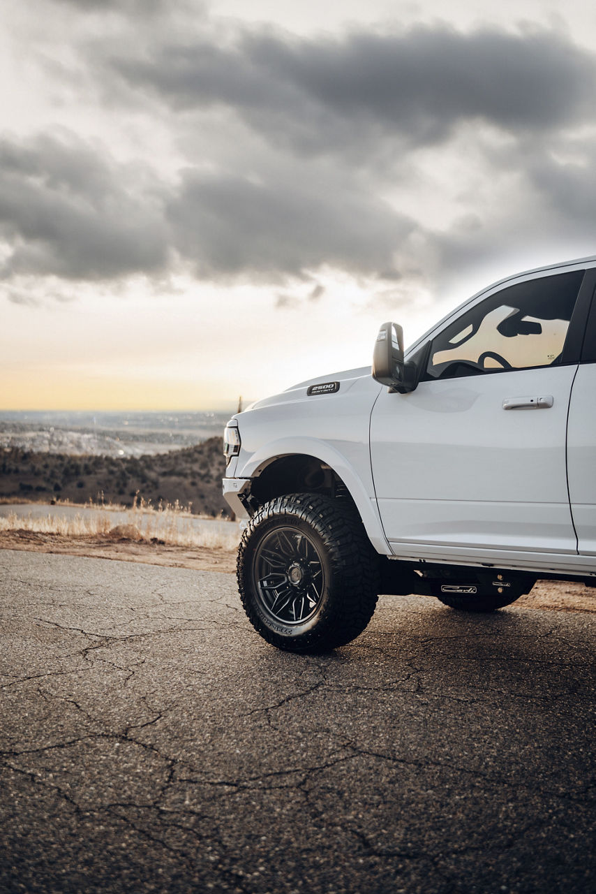 Fuel Off-Road Mutiny 6 FC404 Wheels – Matte Black with Gloss Black Lip
